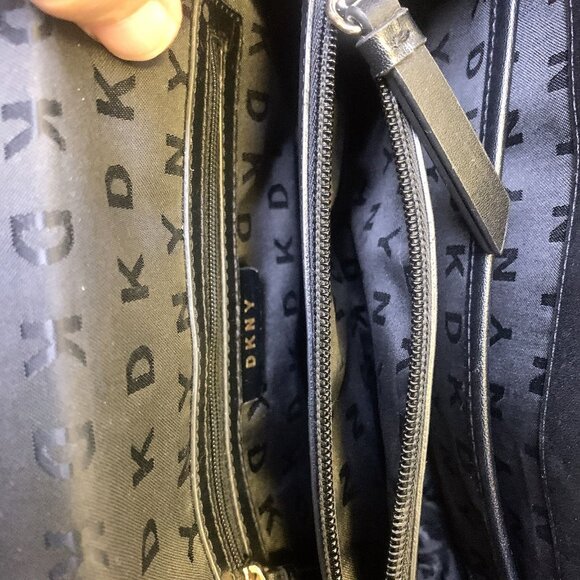 DKNY Black Embossed Crossbody Bag With Chain Strap - Picture 9 of 9